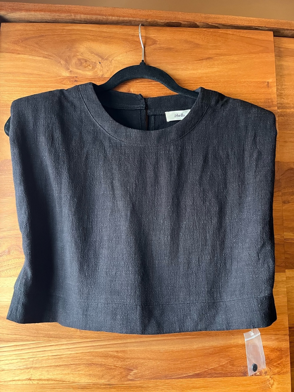 2bella Black Linen Blend Padded Shoulder Crop Top Size M New with tags